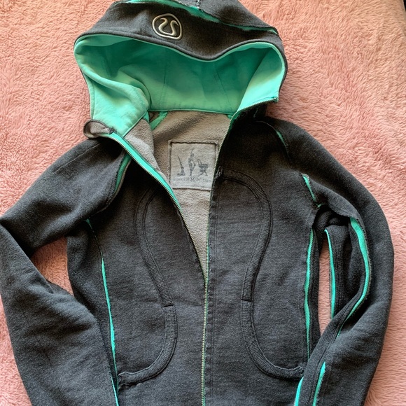 Lululemon Special Edition Sweater - Picture 4 of 6